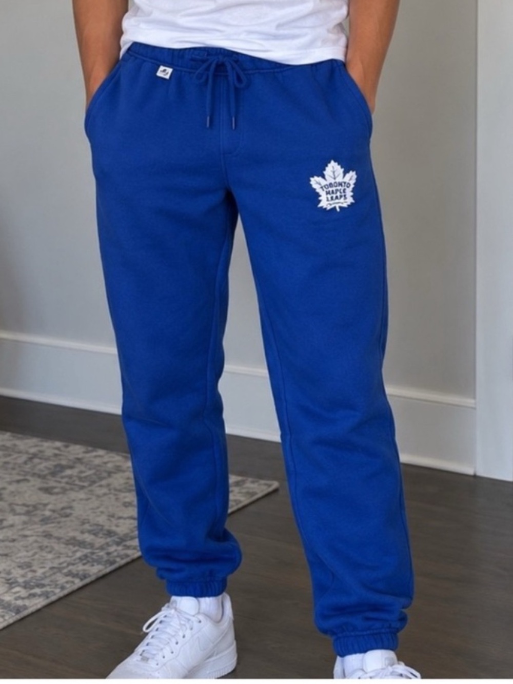 New NHL Toronto Maple Leaf sweatpants adult small
